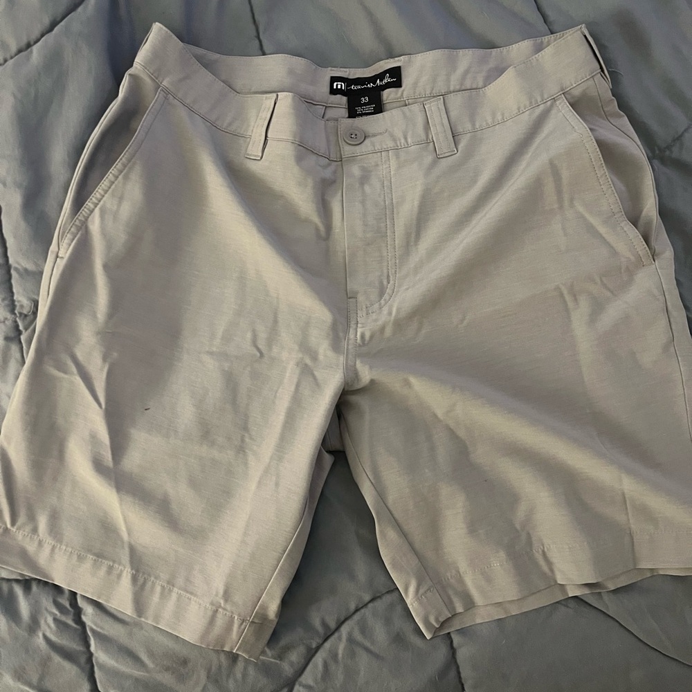 Travis Mathew 8” inseam gray Tech Chino shorts